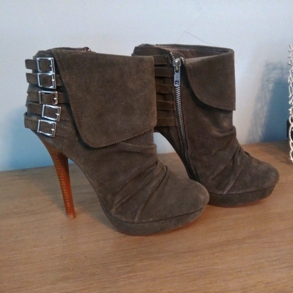 Naughty Monkey brown boots size 8.5